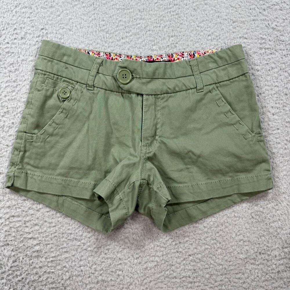 Freestyle-revolution Women's Green Shorts